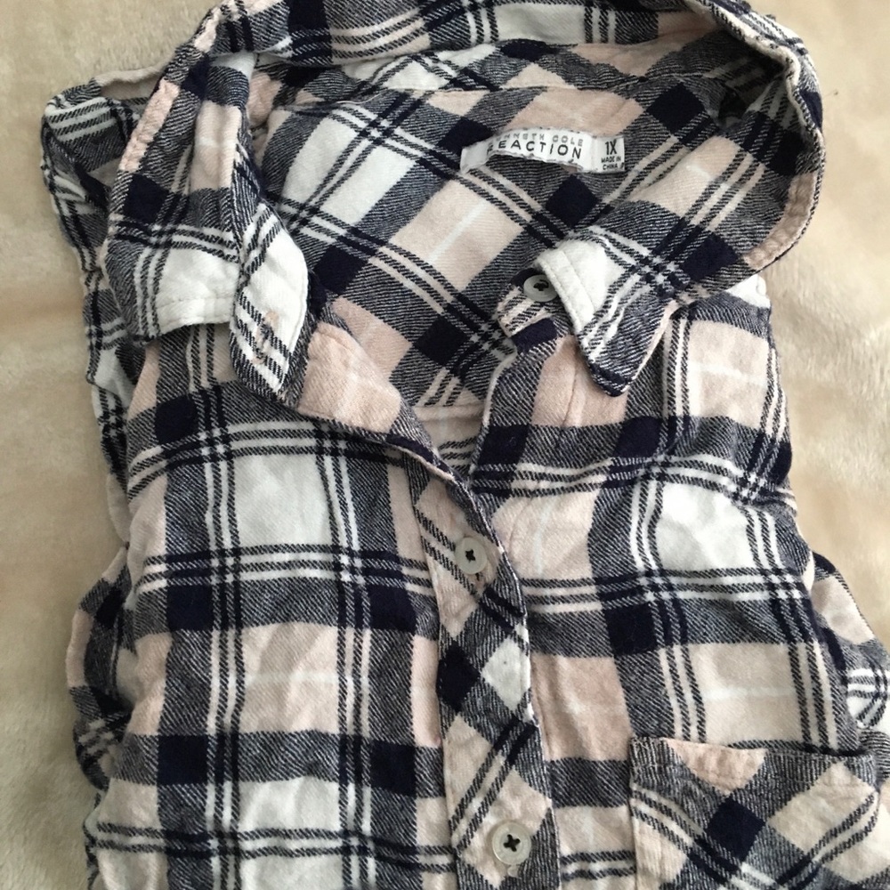 EUC Kenneth Cole reaction relaxed plaid shirt